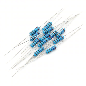 Un petit groupe de résistances bleues avec des bandes de couleur, étalées en éventail.